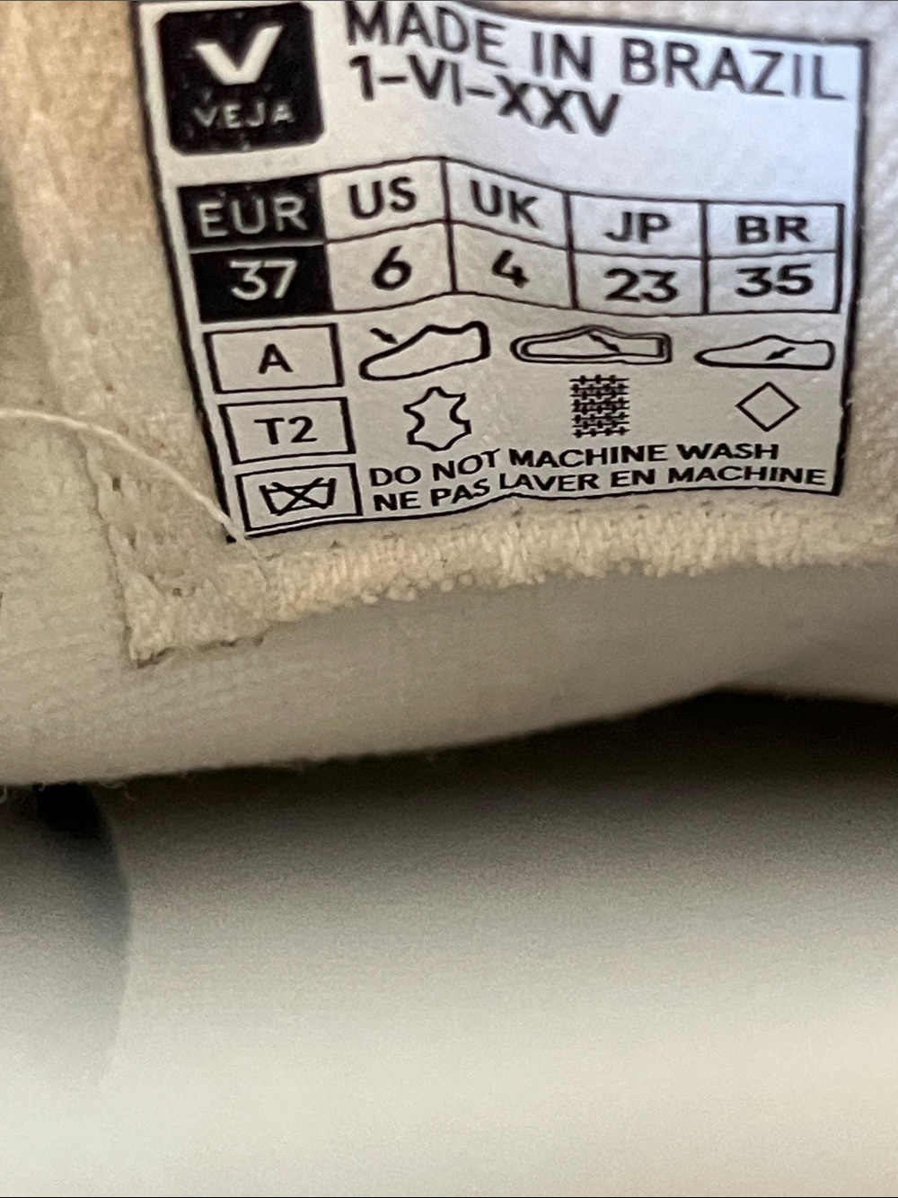 NWT VEJA VOLLEY SNEAKERS - Picture 9 of 9